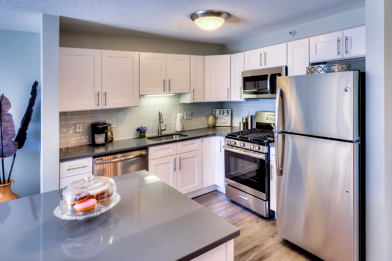 Chicago Condo: 12 W Grand Ave