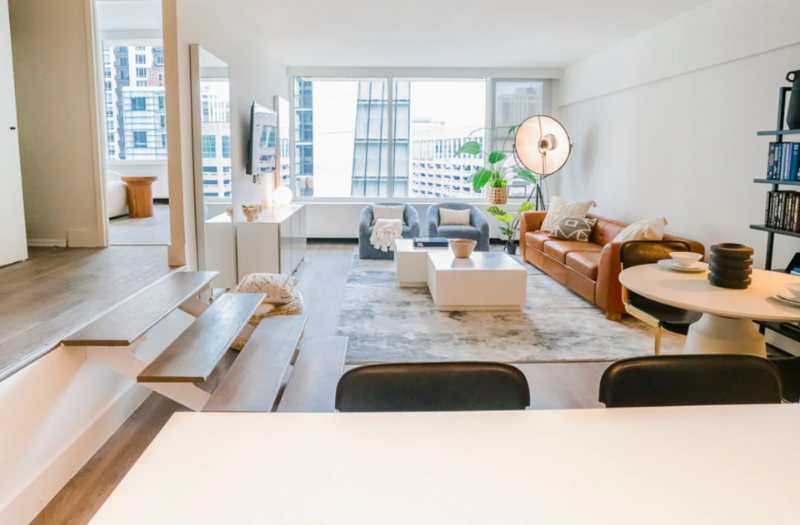 Chicago Condo: 17 E Chestnut St