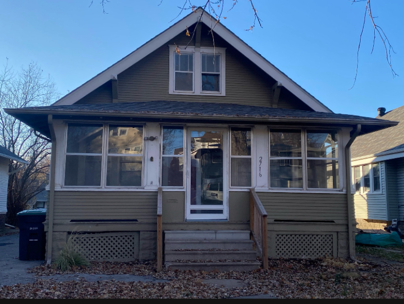 Omaha House: 2716 N 48th