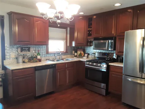 Hawk Point House: 322 Chestnut Street