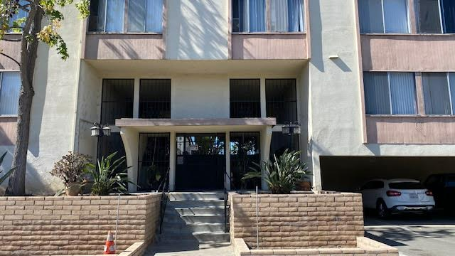 San Diego Apartment: 6250 Holabird St