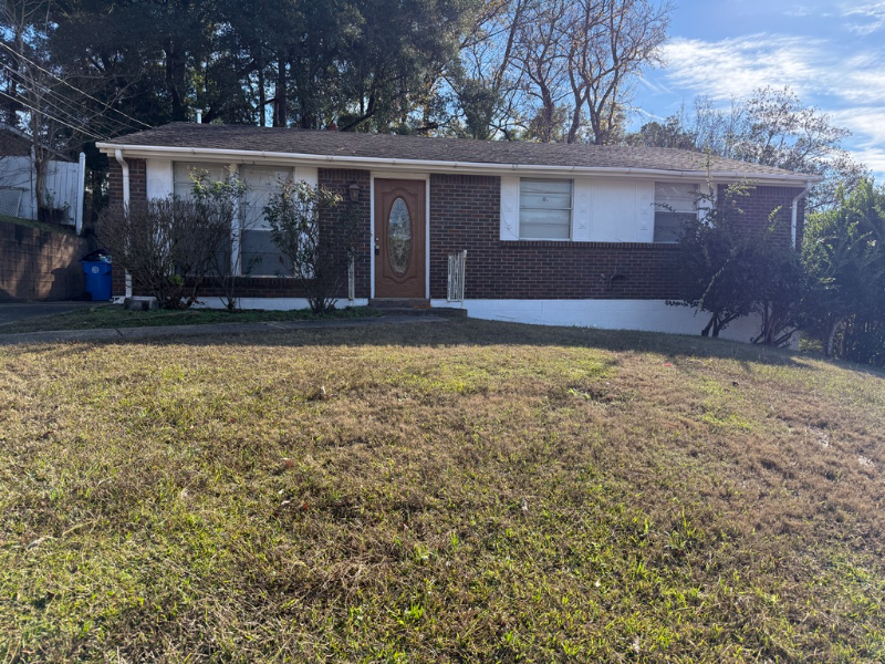 Prattville House: 106 White Oak Dr