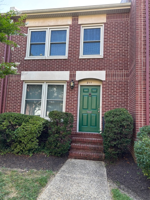 Baltimore Townhome: 211 Roundhouse Court