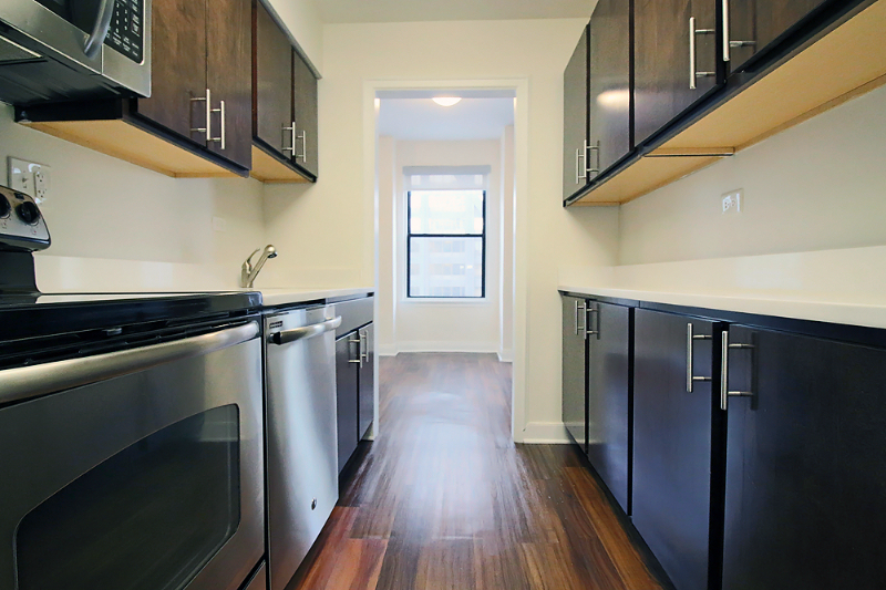 Chicago Condo: 196 E Chestnut