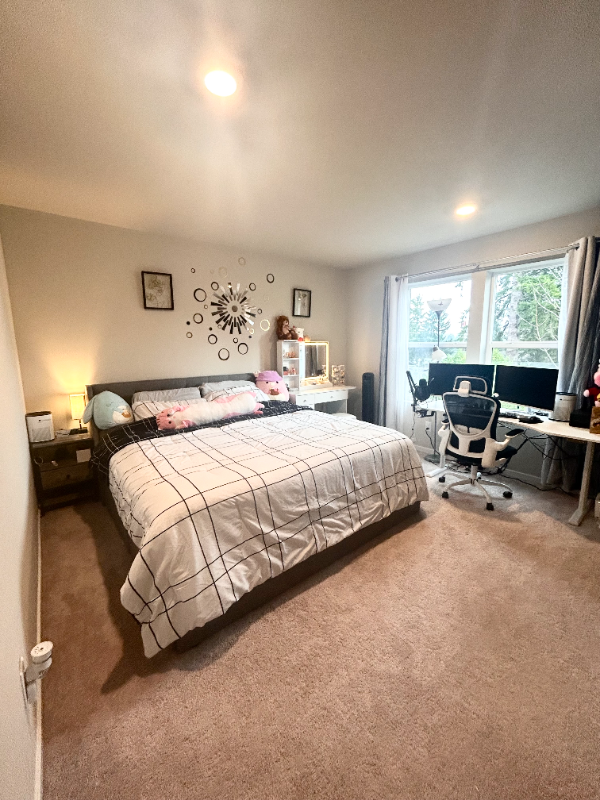 Lacey House: 926 Bradley st NE