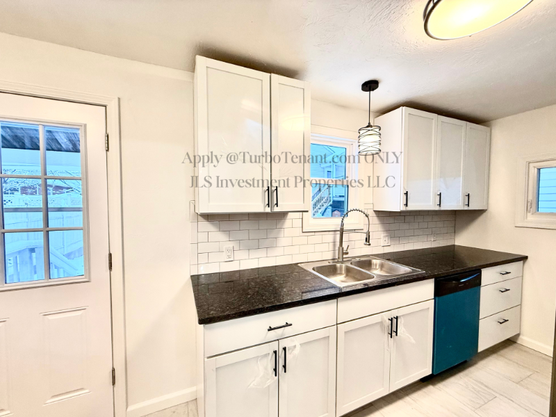 Butler House: 341 N 6th Ave