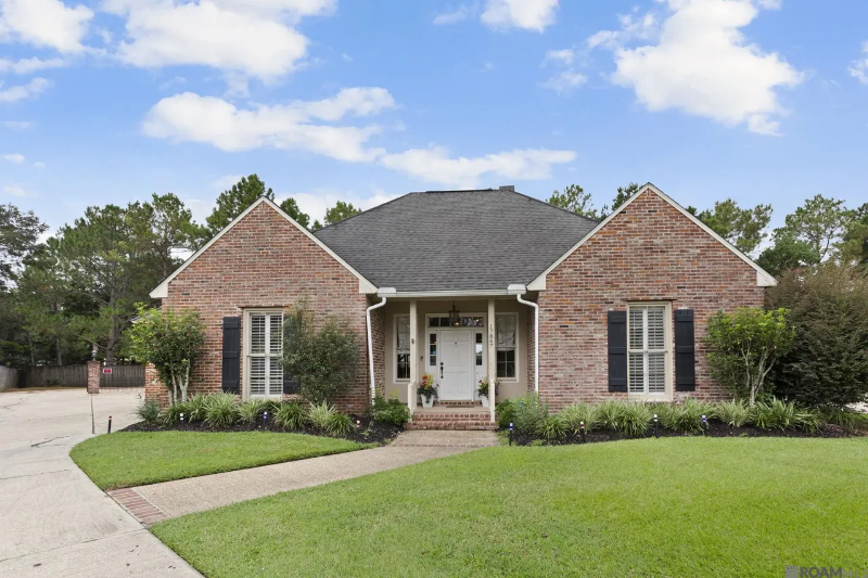 Baton Rouge House: 17867 West Colony Way