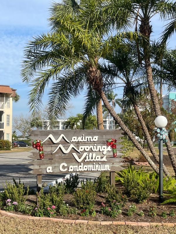 St petersburg Condo: 4901 38th Way South