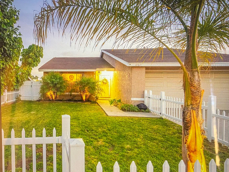 San Diego House: 4767 Crooked Creek Ct.