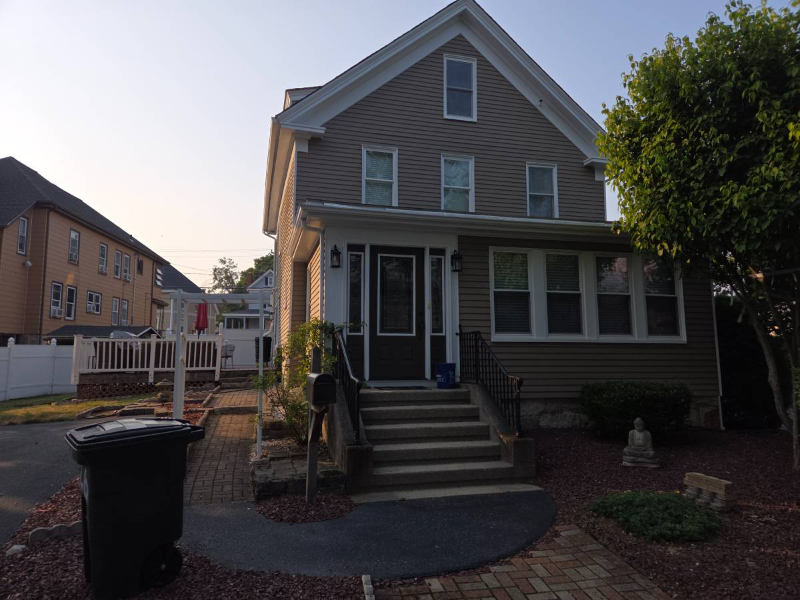 Milford House: 26 1/2 Pearl St