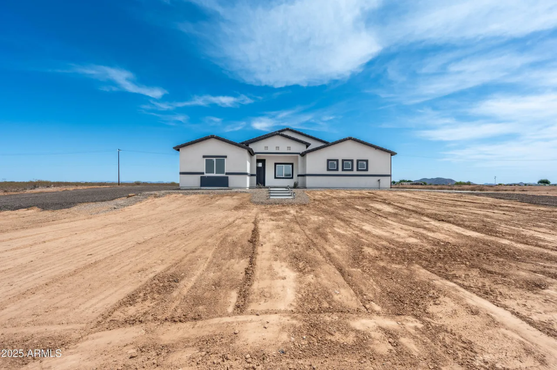 Tonopah House: 38167 W SAN JUAN AVE