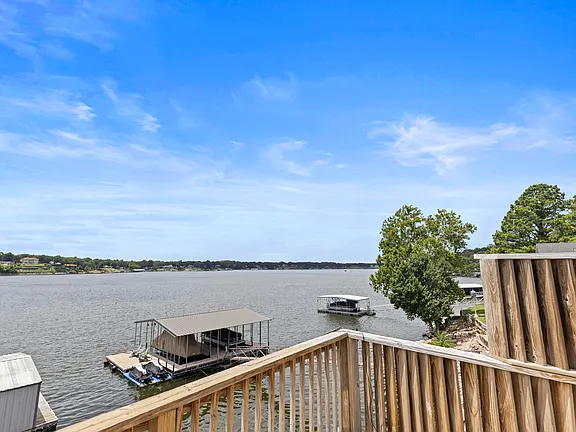 Grove Townhome: 241 Anchor rd