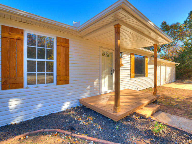 Norman House: 101 192nd Ave SE