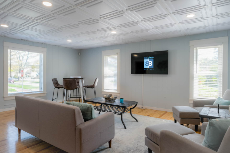 South Haven House: 430 Lyon Street