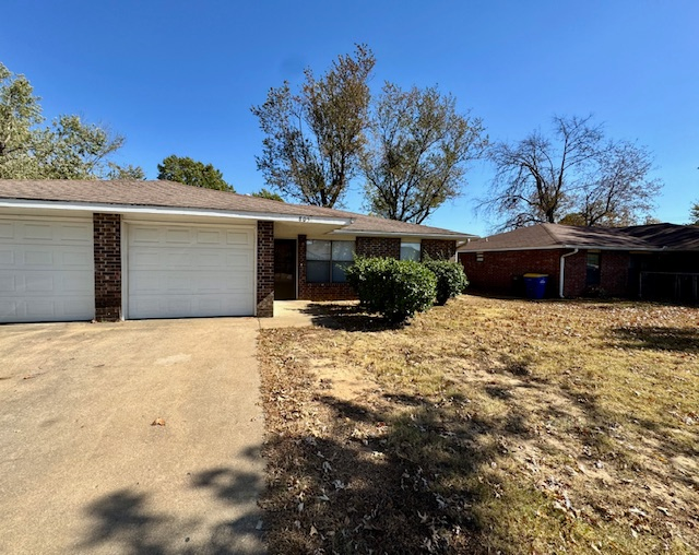 Rogers Multiplex: 805 Turtle Creek Dr