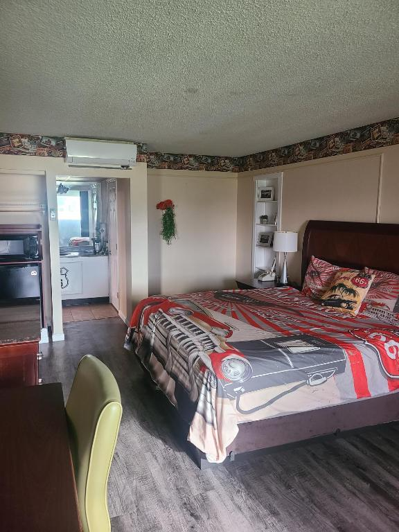 SOUTHERN VIEW Other: 625 E Saint Joseph St