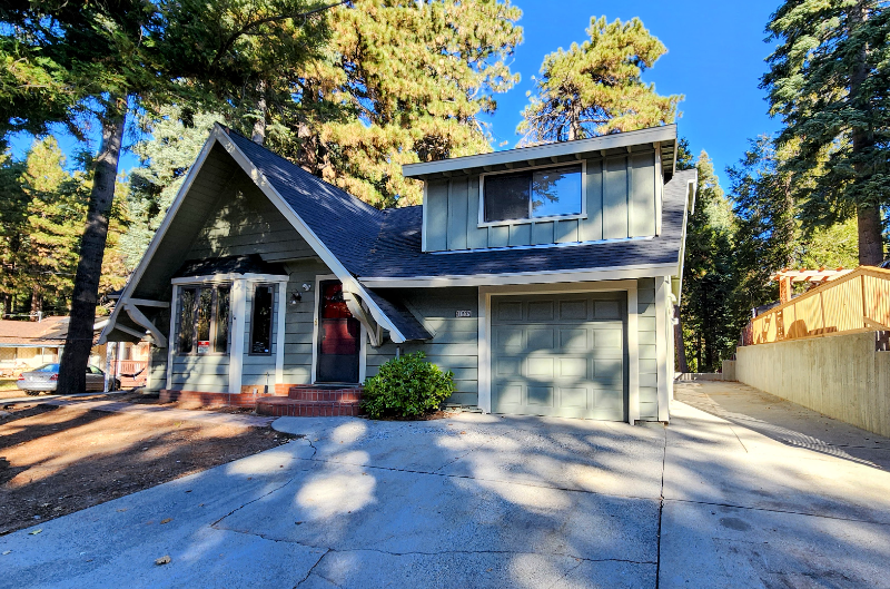 Running Springs House: 31502 Onacrest Dr