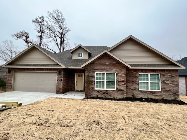 Siloam Springs House: 2735 S Olive Ct