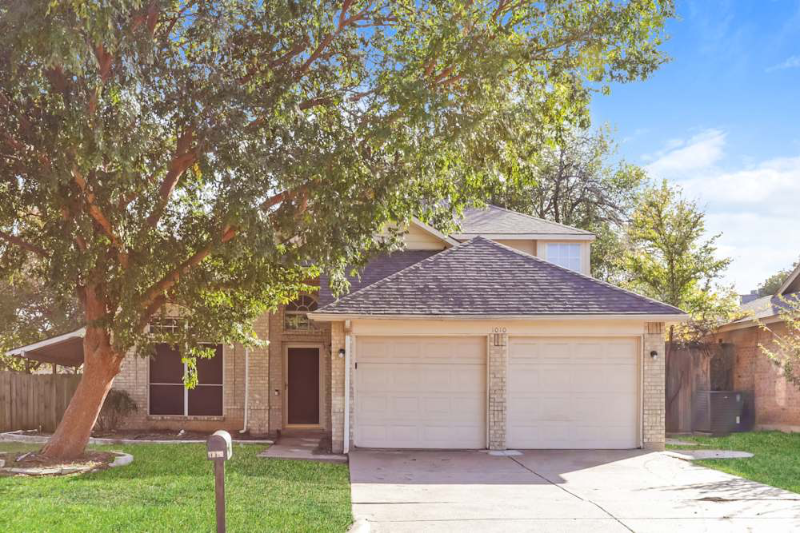 Arlington House: 1010 Silver Spruce Dr