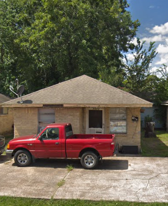 Houston House: 7823 Magna St