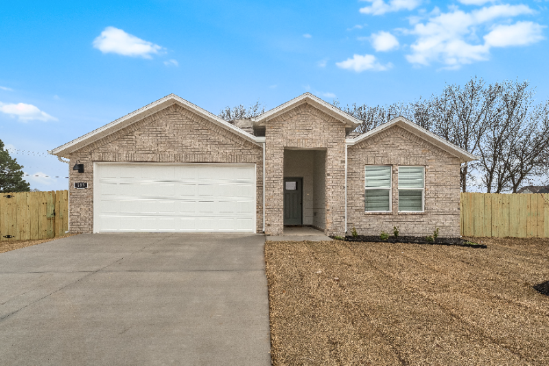 Farmington House: 583 Arizona Street