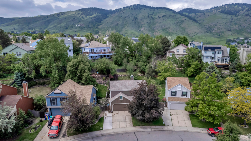 Golden Other: 573 Entrada Dr.