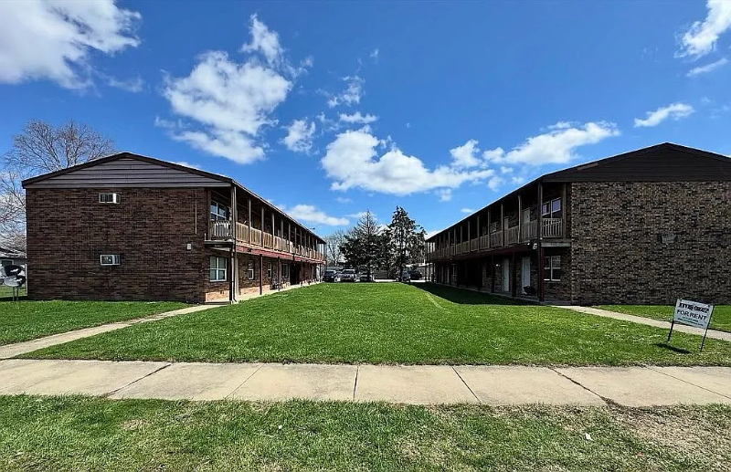 Rantoul Apartment: 1334 Juniper Dr