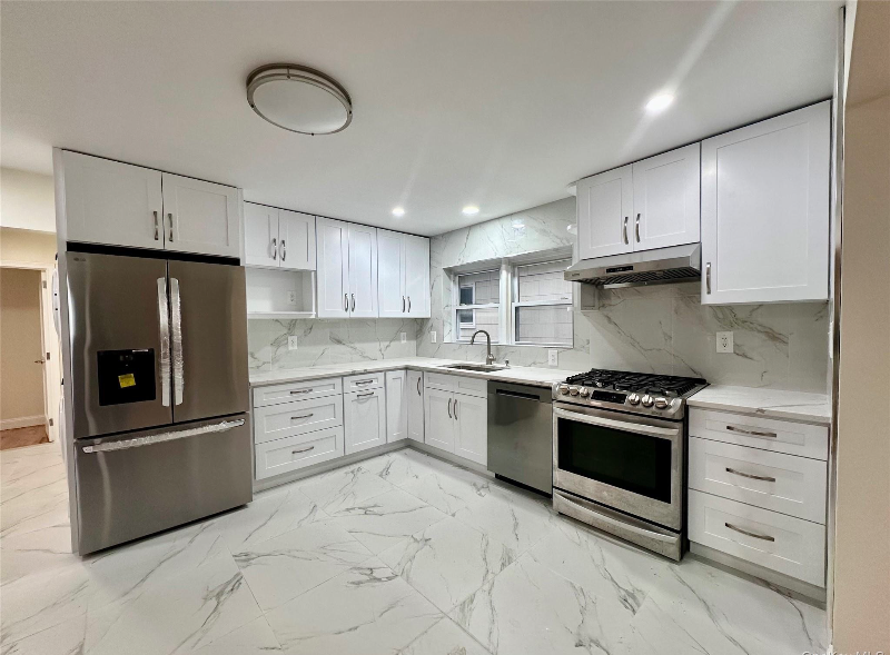 Whitestone House: 150-31 22 ave