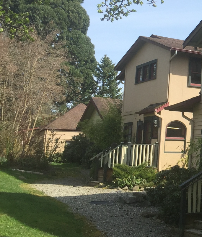 Tacoma House: 105 125th St E