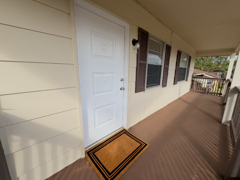 Lakeland Multiplex: 1334 Lake Bonny Dr W