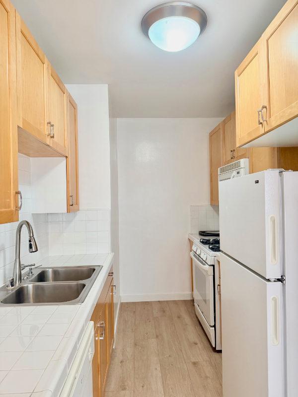 West Hollywood Multiplex: 808-812 Westmount Drive