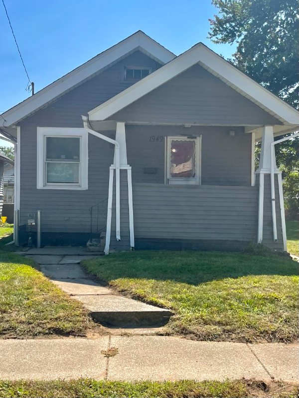 Toledo House: 1949 Marlow Rd