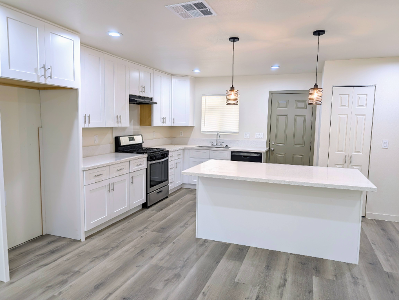 Banning House: 1358 N Murray St