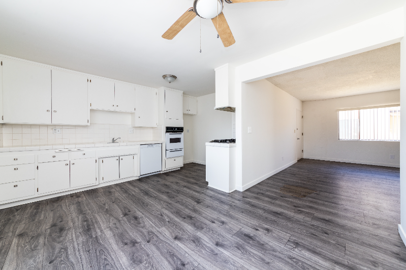 Inglewood Condo: 410 W Regent St