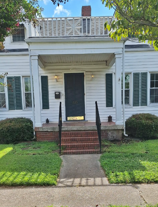 Portsmouth House: 225 Constitution Ave