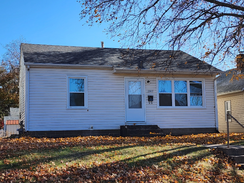 Rock Island House: 2049 34th St