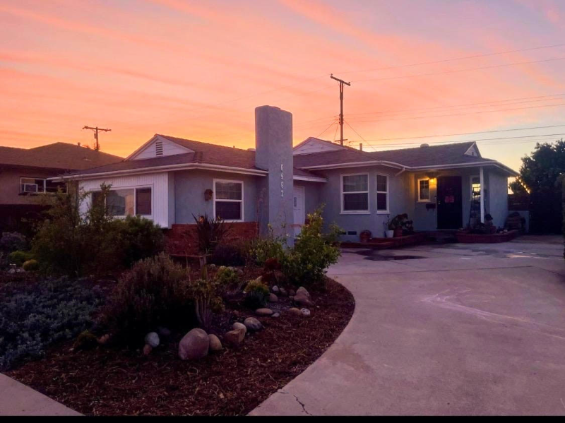 San Diego House: 6462 Birchwood St