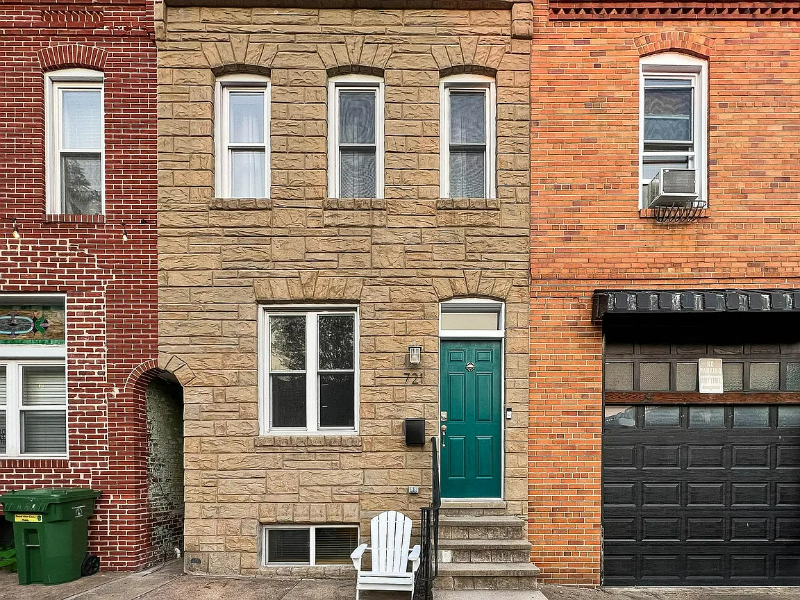 Baltimore Townhome: 721 S Milton Ave