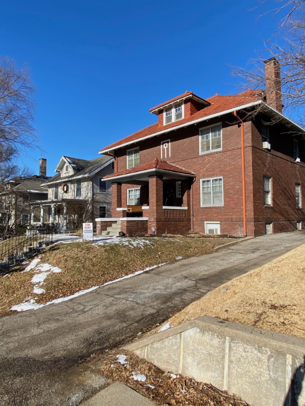 Omaha Apartment: 4816 Chicago St.
