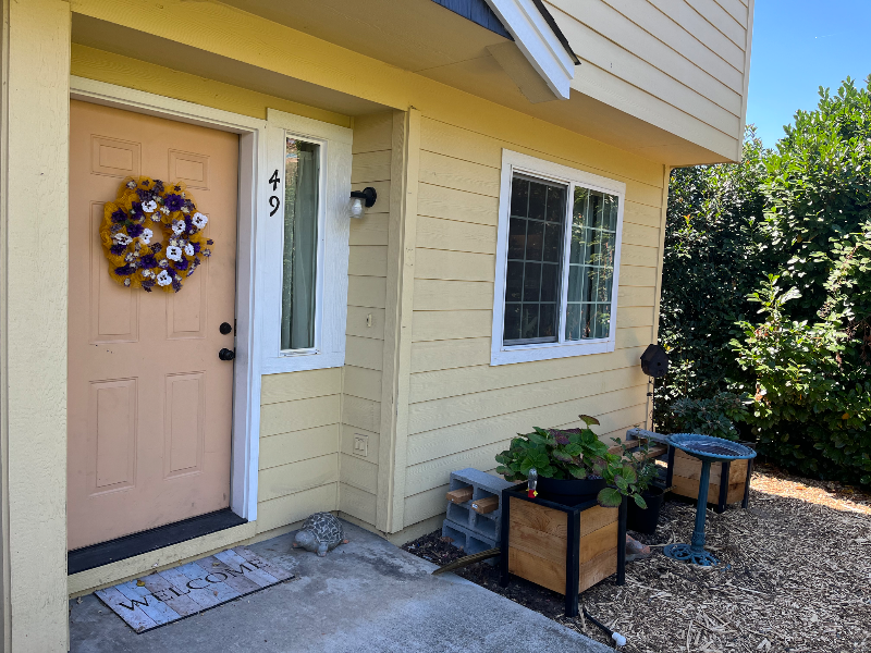 Medford Townhome: 2030 Brookhurst St