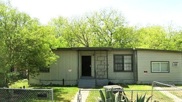 San Antonio House: 150 Sterling