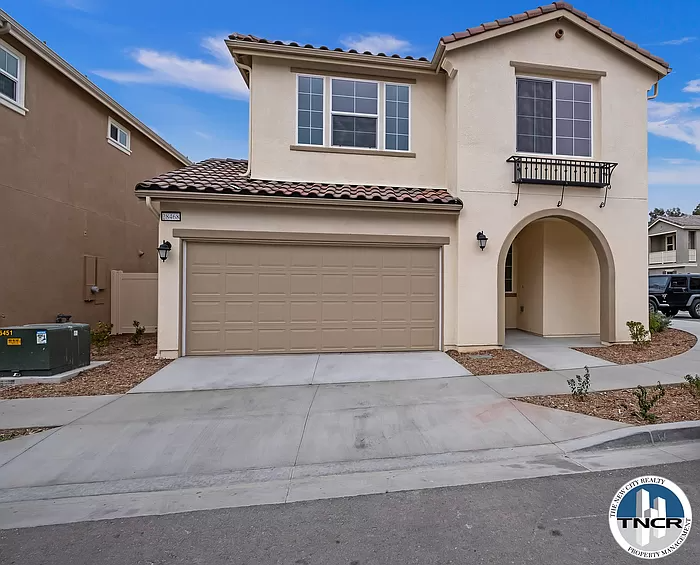 Highland House: 28468 Sunflower St