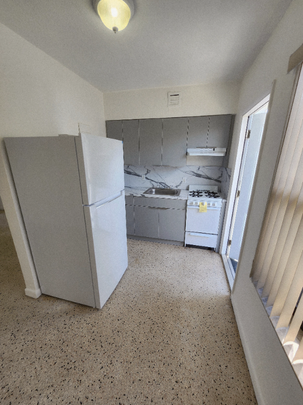 Miami beach Apartment: 660 83 st