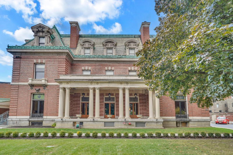 Buffalo Apartment: 888 Delaware ave