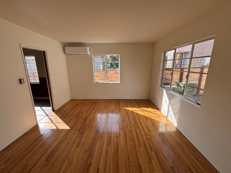 Los Angeles Multiplex: 4616 Kingswell Ave