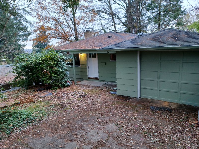 Eugene House: 585 West 26th