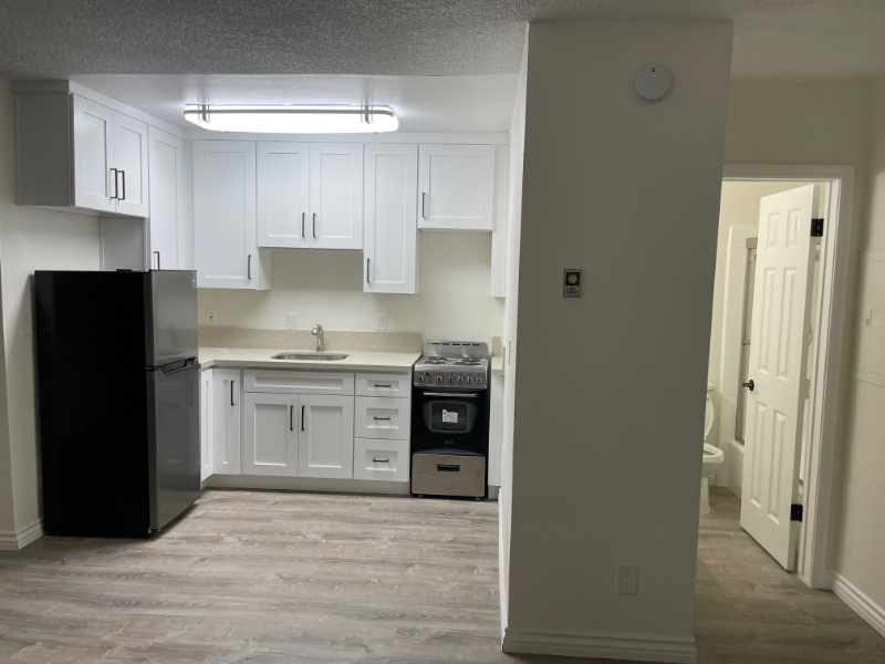 Valley Glen Apartment: 13059 Oxnard Street