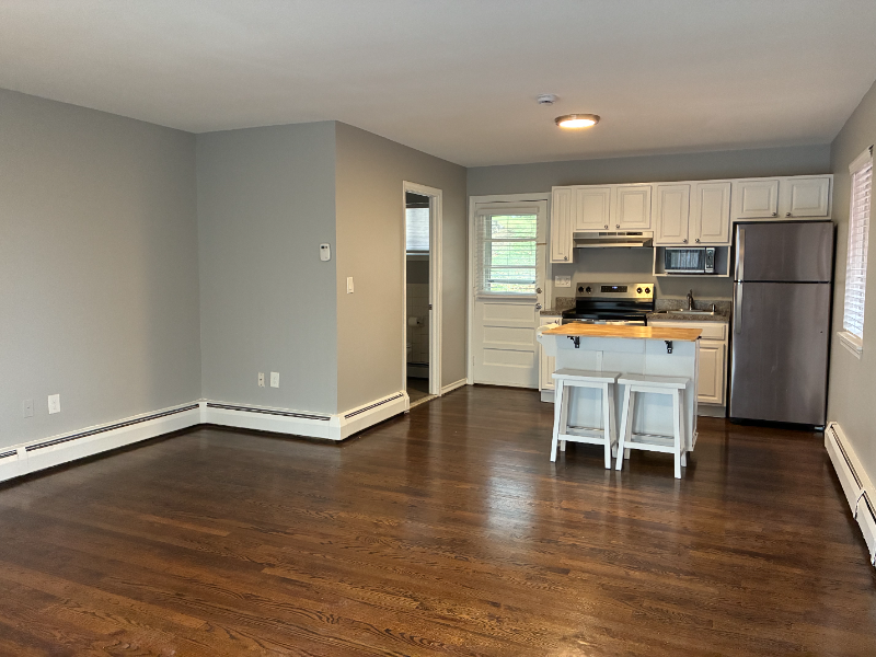 Farmington Apartment: 271 Main Street