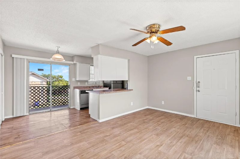 White Settlement Multiplex: 1625 Mary K Ln