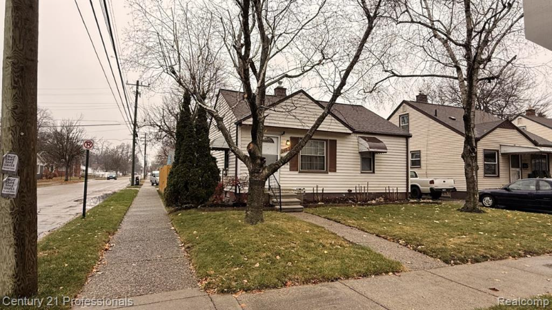 Hazel Park House: 1403 E Maxlow Ave
